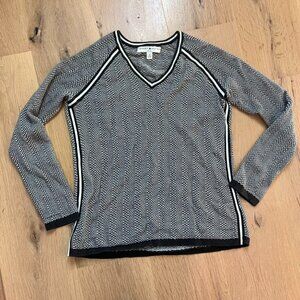 Tommy Hilfiger Women's Black and White Sweater